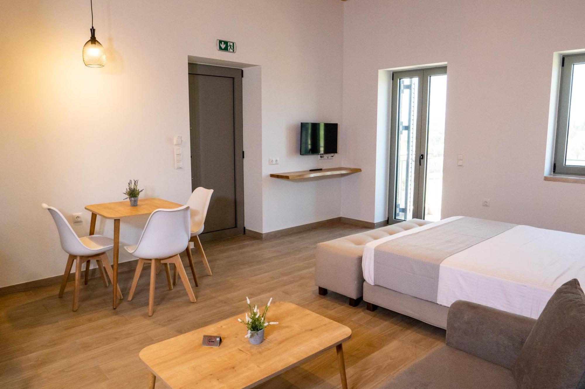 Olivar Suites Plitra Exterior photo